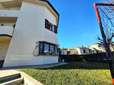 Sassuolo, Piazza Martiri Partigiani, 88
