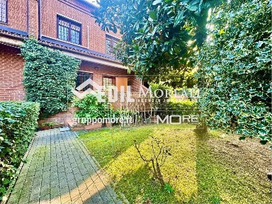 Villa a schiera adiacenze via Cimone, Crocetta, Modena