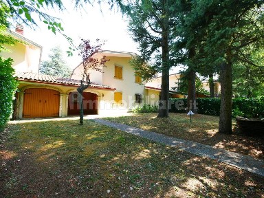 Villa a schiera via Faeto, Serramazzoni
