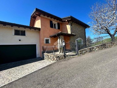 Villa a schiera via Frassoni 95, Serramazzoni
