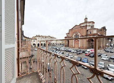 Trilocale piazza Duomo 21, Centro Storico, Voghera