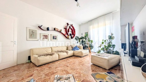 Trilocale viale Cesare Battisti 33, Centro Storico, Pavia