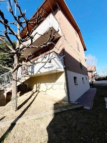 Villa a schiera via vittorio veneto, Centro, Formigine