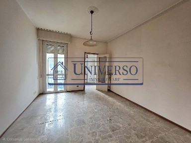 Trilocale via Jacopo Dentici 17, Centro Storico, Voghera