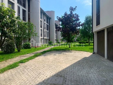 Trilocale via turati, 35, Centro, Landriano