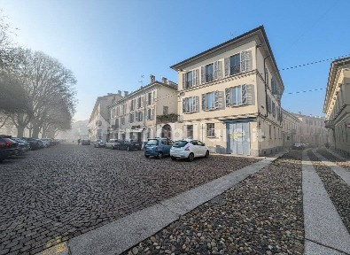 Quadrilocale piazza Francesco Petrarca, Centro Storico, Pavia