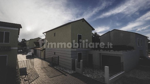 San Genesio ed Uniti, Via Marchesana