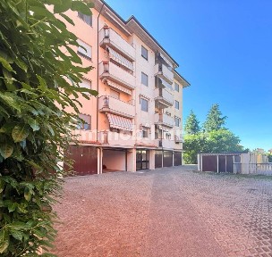 Voghera, Piazzale Luigi Pastore, 13