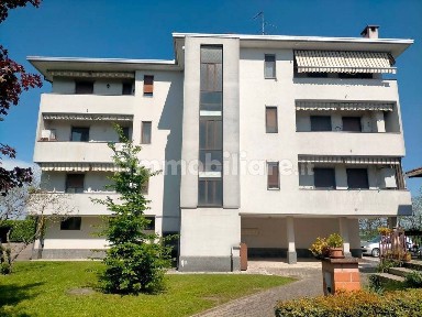 Trilocale via Genova, Centro, Cassolnovo