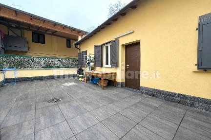 Vellezzo Bellini, Via Colombarole
