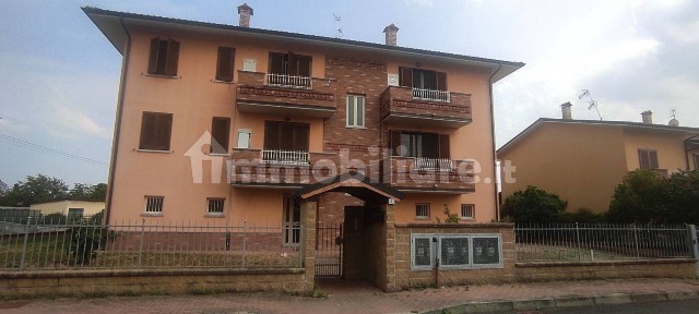Trilocale via 25 Aprile 1, Inverno e Monteleone