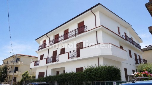 Appartamento via Gabriele D'Annunzio, Centro, Briatico
