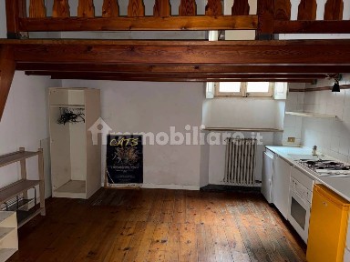 Bilocale da ristrutturare, piano terra, Centro Storico, Pavia