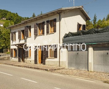 Villa a schiera 4 locali, buono stato, Centro, Montefiorino
