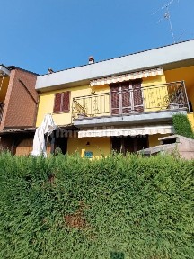 Trilocale sgarbina, Montebello della Battaglia