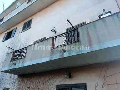 Jonadi, Via Carducci, 34