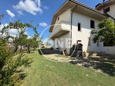 Villa a schiera Contrada Collina, 18, Nocciano