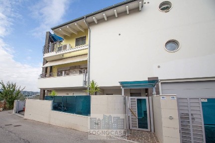 Villa a schiera via Colle Innamorati 49/7, Colli Innamorati - Madonna, Pescara