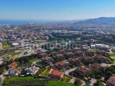 Villa a schiera via Levante 33, San Martino Bassa, Città Sant'Angelo