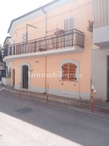 Villa a schiera via Trieste 3, Scafa