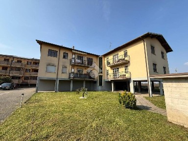 Trilocale via de Amici 30, Casorate Primo