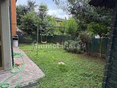 Villa a schiera 5 locali, buono stato, Torrazzi, Modena