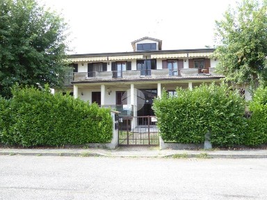 Portalbera, Via Carducci, 05