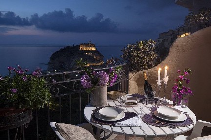 Trilocale largo Rota, Tropea