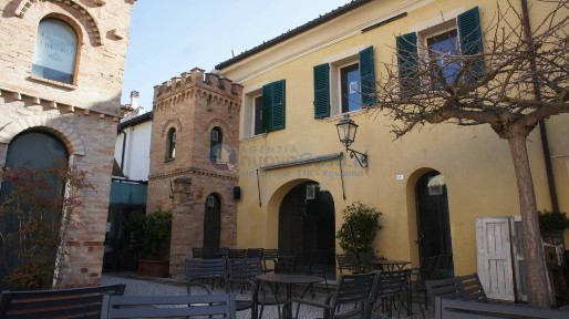 Attività commerciale in Affitto