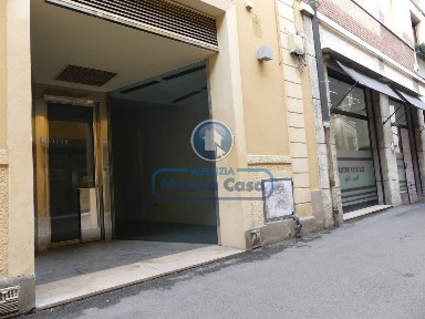 Attività commerciale in Affitto
