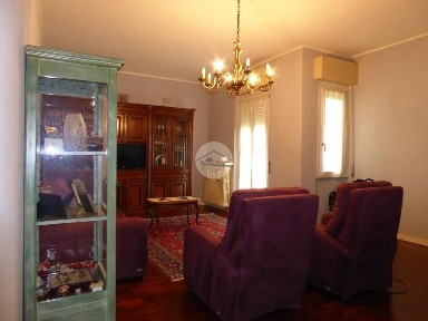 Stradella, Via Giovanni Bovio, 68