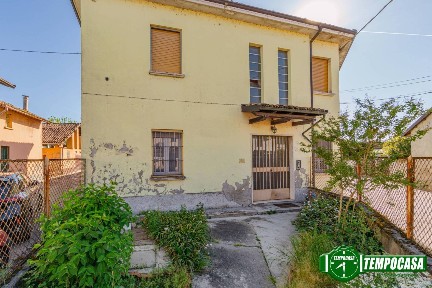 Bilocale via Roma, Centro, Sommo