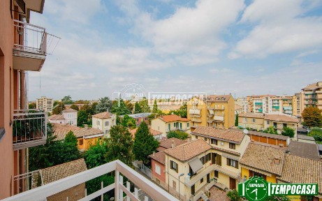 Trilocale via Zanardi Bonfiglio, Centro Storico, Voghera
