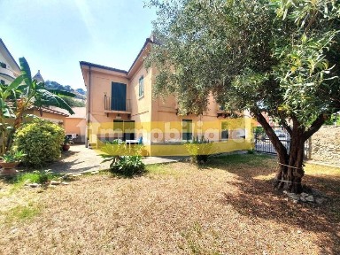 Trilocale via 24 Maggio, Centro, Parghelia