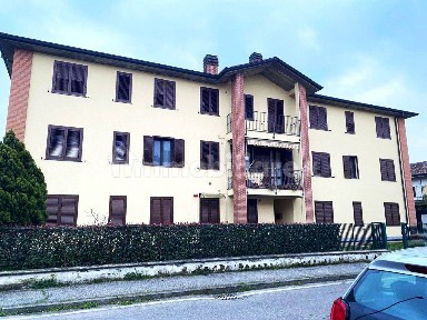 Trilocale via giacomo rossini, 5, Centro, Gropello Cairoli