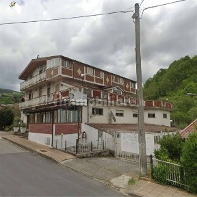 Villetta a schiera all'asta via Provinciale, Bianchi