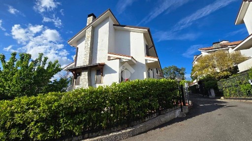 Villa a schiera via Lussemburgo 3, Santo Stefano, Rende