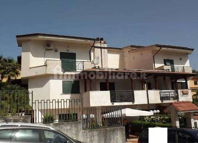 Villetta a schiera all'asta via Alessandro il Molosso 12/ 27, Mendicino