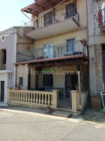 Villa a schiera via Amorello, Pedace Perito, Casali del Manco