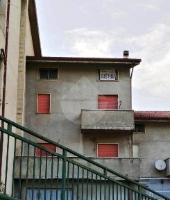 Villa a schiera 5 locali, buono stato, Centro, Parenti