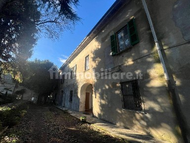 Santa Cristina e Bissone, via trieste