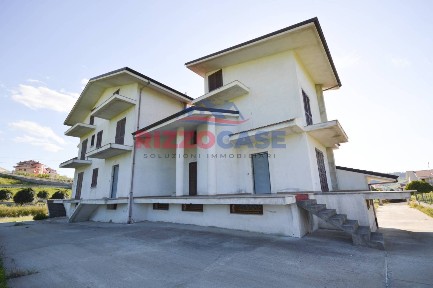 Villa a schiera via Ucraina snc, Mirto, Crosia
