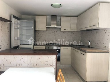 Appartamento via Farnese, Centro, Camerino