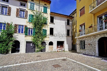 Terratetto unifamiliare piazza Nazario Sauro 22, Centro, Gargnano