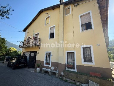 Terratetto unifamiliare via Brolo, Centro, Nave