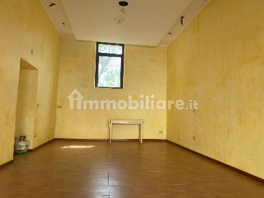 Locale commerciale in Affitto