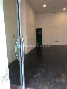 Locale commerciale in Affitto
