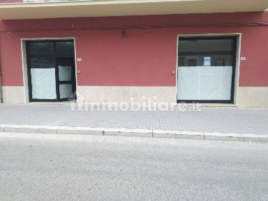 Locale commerciale in Affitto