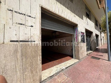 Locale commerciale in Affitto