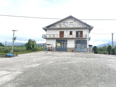 Locale commerciale in Affitto